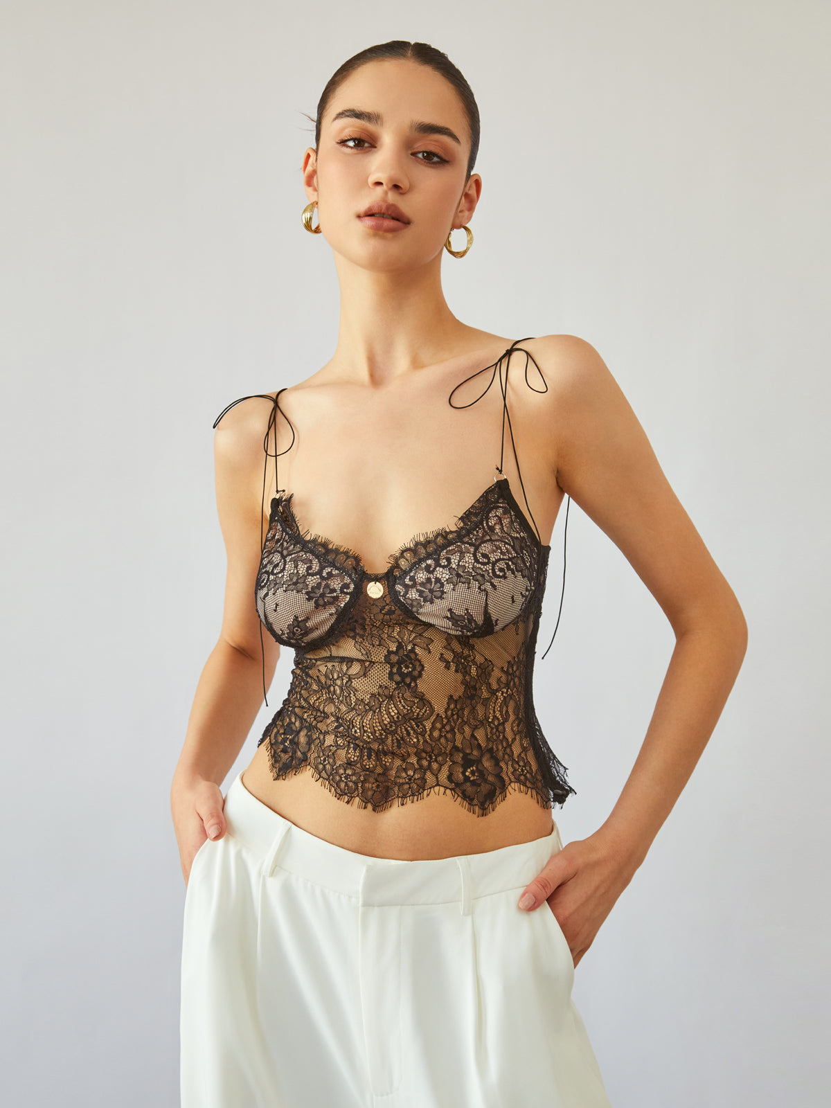 Şeffaf Kravat Omuz Çiçekli Dantel Cami Crop Top