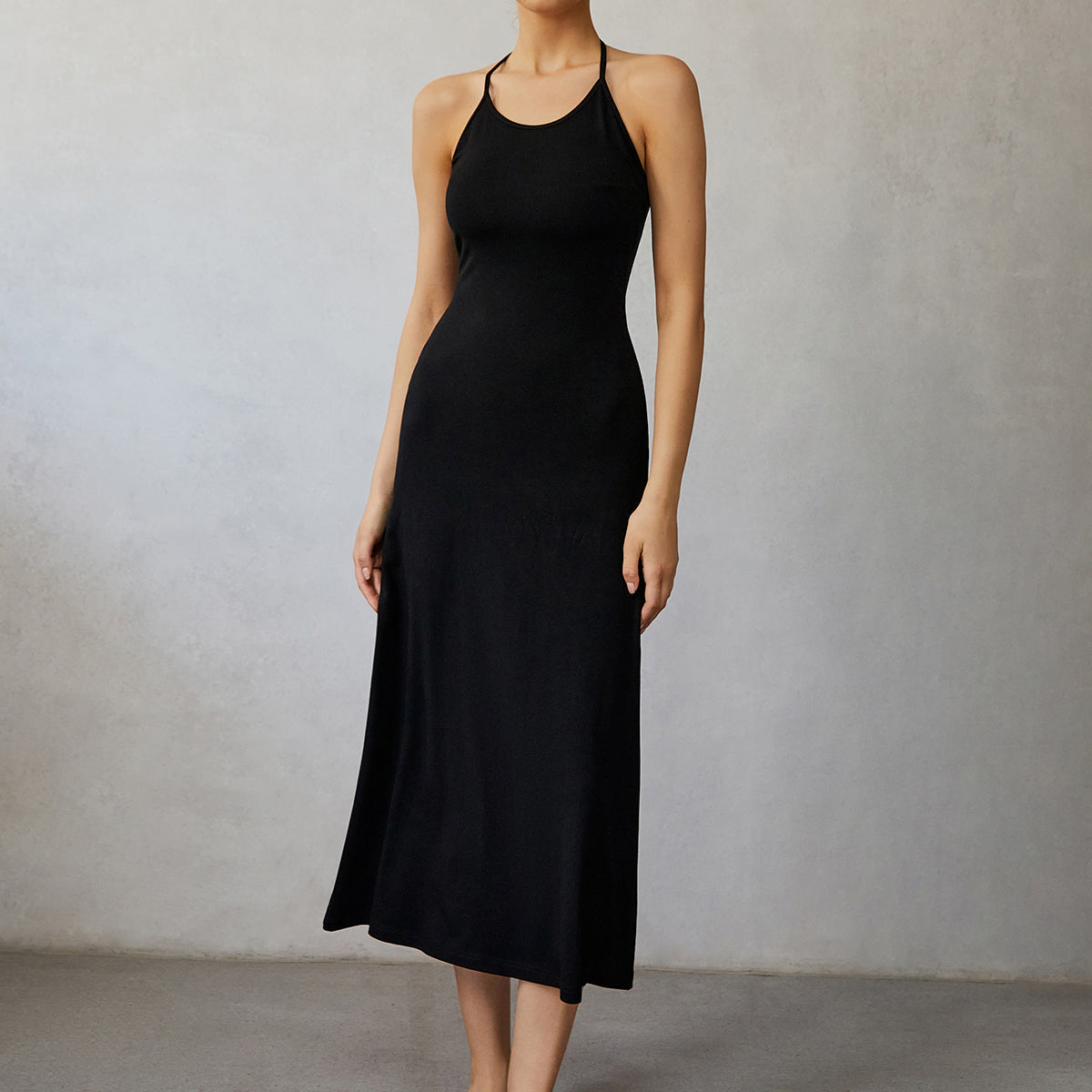 Halter Sırt Dekolteli Midi Elbise