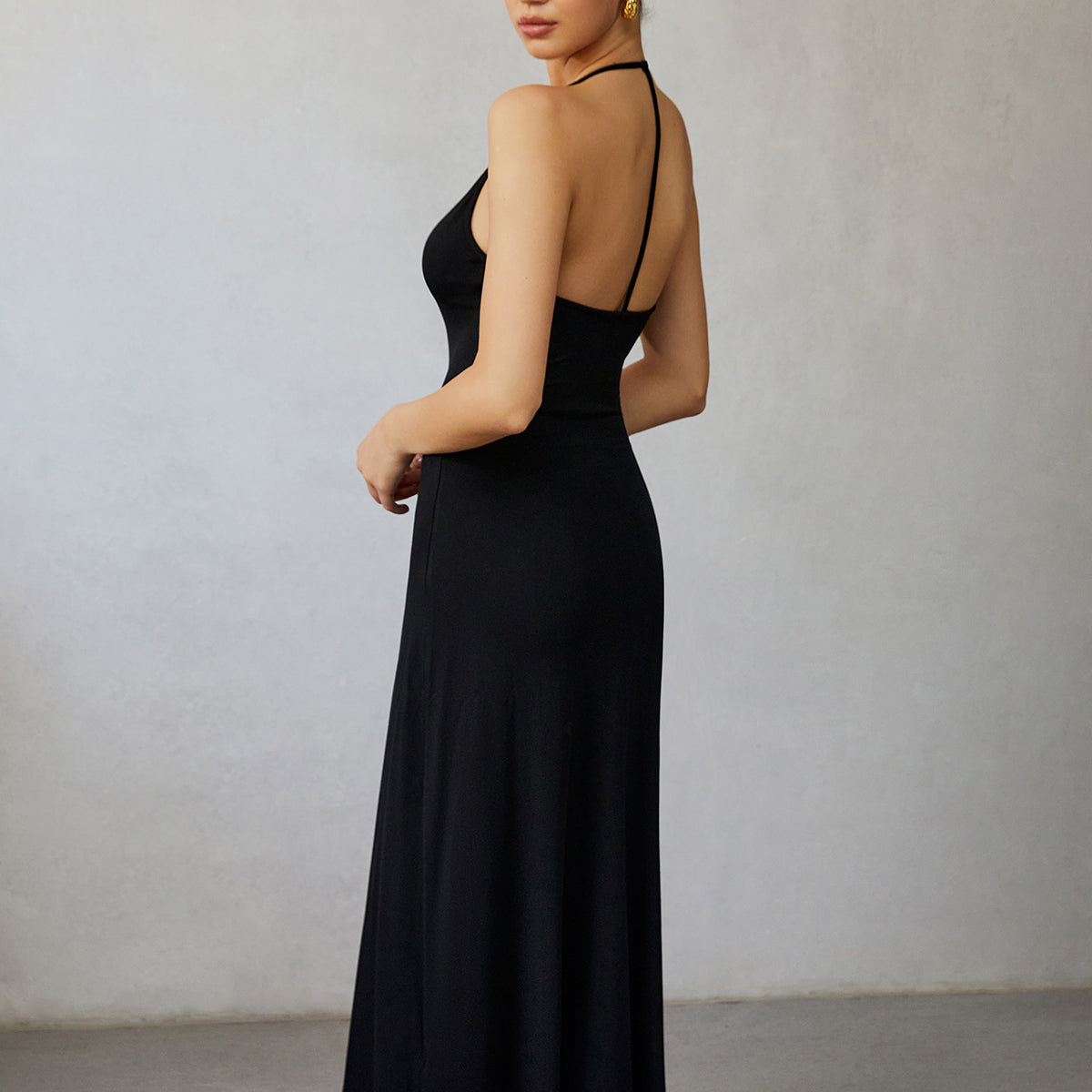 Halter Sırt Dekolteli Midi Elbise